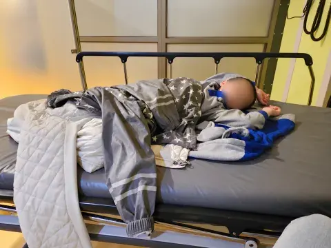 MADRE DENUNCIA GRAVES FALENCIAS EN ATENCIÓN DE SU HIJO DE 7 AÑOS EN HOSPITAL DE PUERTO MONTT