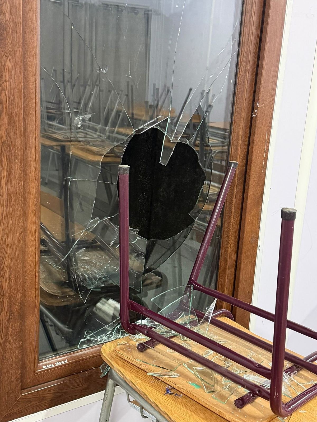 Vandalizan dependencias del Liceo Ignacio Carrera Pinto de Frutillar: clases continúan con normalidad