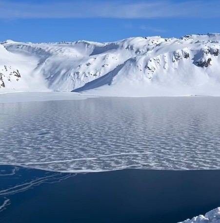 Detectan enjambre de cerca de 250 sismos en el Complejo Volcánico Laguna del Maule: autoridades mantienen Alerta Verde