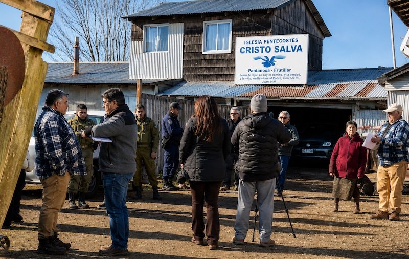 Desalojo de histórica iglesia en Frutillar reabre disputa por la propiedad del terreno