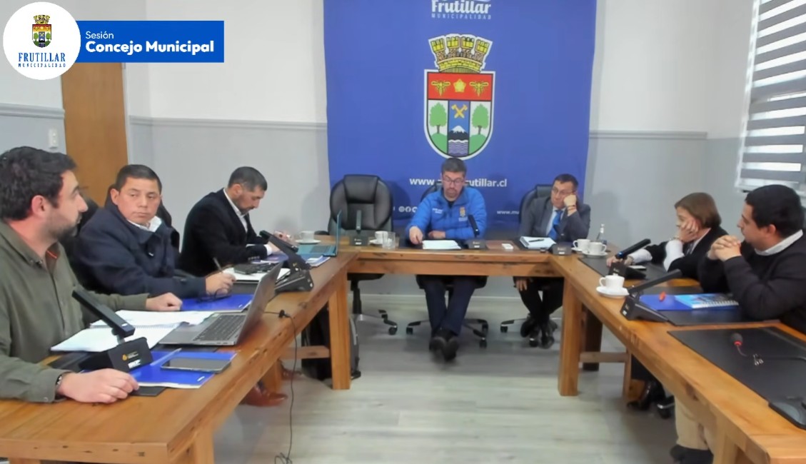 Está todo malo’: la frase del alcalde que desató un fuerte debate con el concejal Paredes por los proyectos de Frutillar