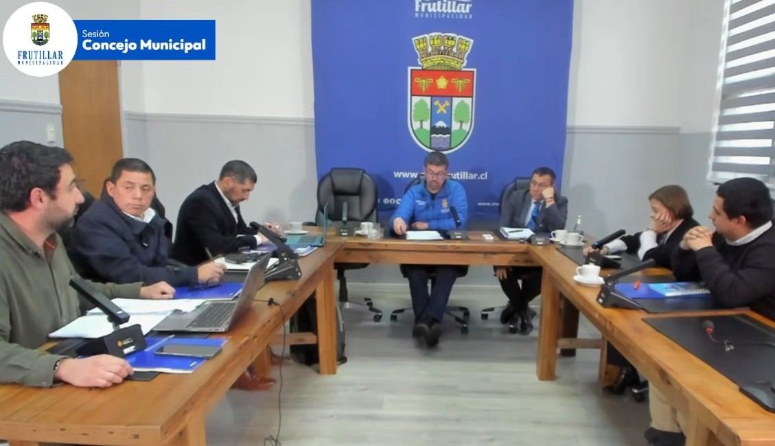Está todo malo’: la frase del alcalde que desató un fuerte debate con el concejal Paredes por los proyectos de Frutillar