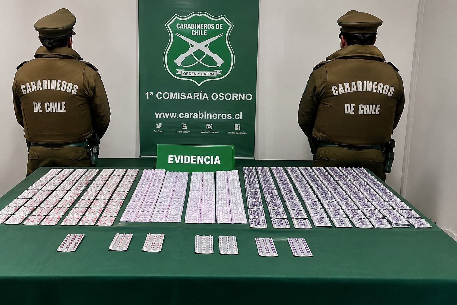 Prisión preventiva para chofer y peoneta tras incautación de más de 6.600 dosis de fentanilo y tramadol en Los Lagos