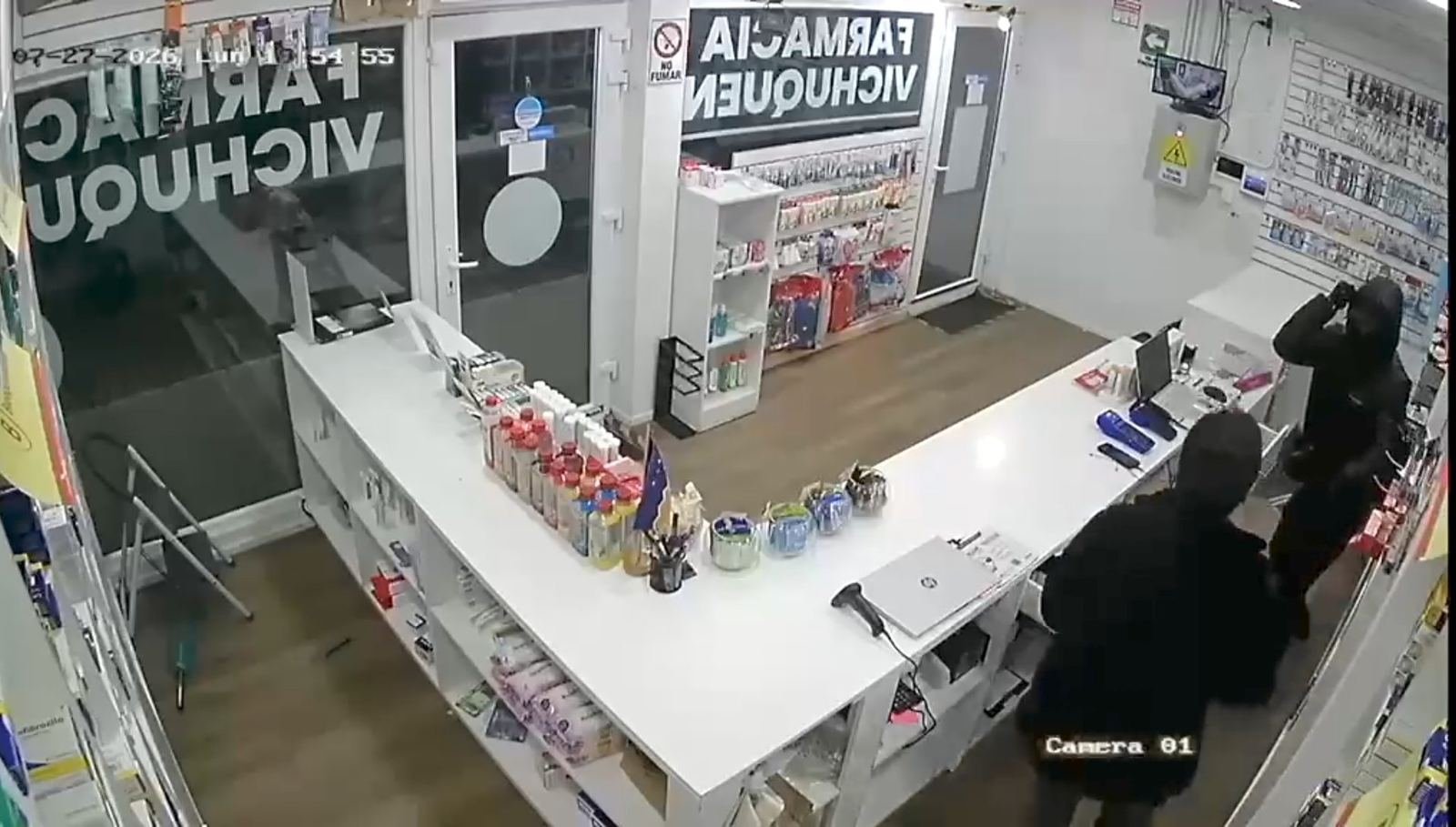 Nuevo asalto afecta a Farmacia Vichuquén en Frutillar: delincuente habría amenazado con un cuchillo al propietario