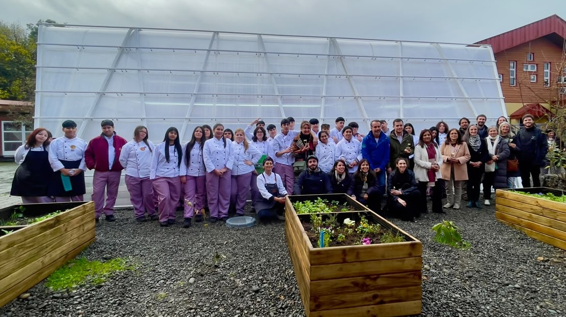 Puerto Octay inaugura primer “Patio Vivo Cultivable” de la provincia de Osorno