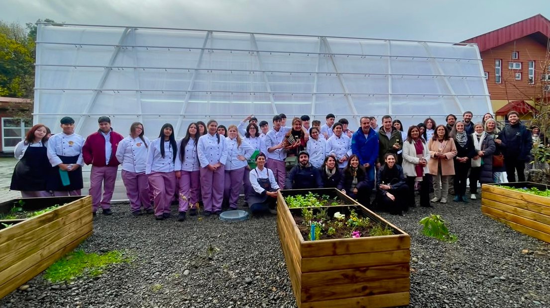 Puerto Octay inaugura primer “Patio Vivo Cultivable” de la provincia de Osorno