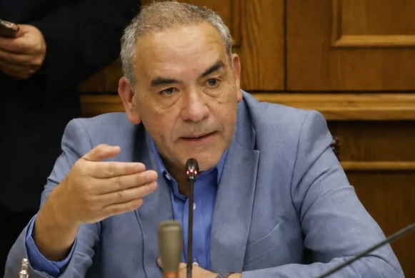 Senado llama a respetar el debido proceso en caso que involucra a Fidel Espinoza