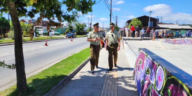 Carabineros realiza fiscalizaciones en Avenida Colón