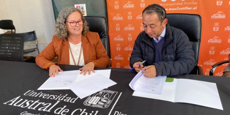 Municipalidad de Frutillar y UACh Sede Puerto Montt firmaron convenio de Vinculación con el Medio