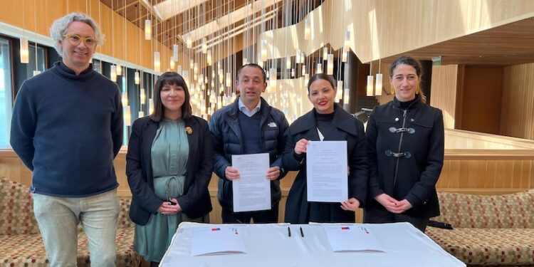 Ministerio de las Culturas y municipio de Frutillar firman convenio para potenciar a Frutillar como Ciudad Creativa de la Música