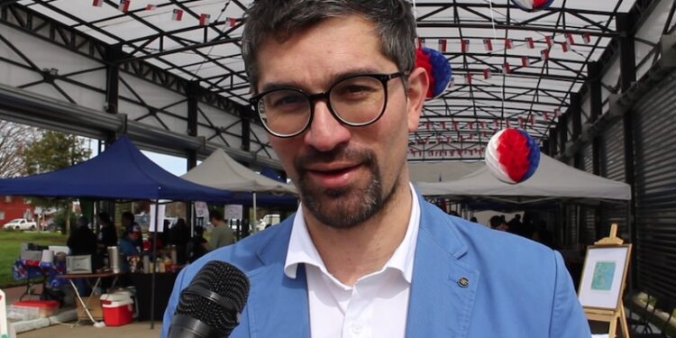 Alcalde invita a la comunidad a participar en actividades de Fiestas Patrias y confirma cambios en el calendario por razones climáticas