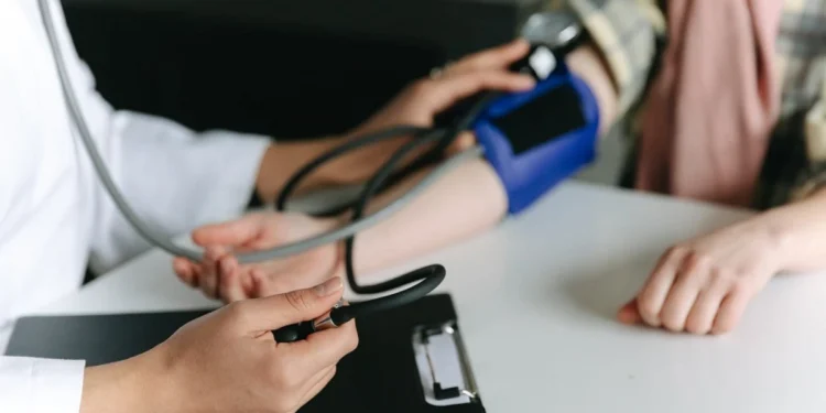 Cambian los criterios para diagnosticar hipertensión: Nuevos rangos buscan una detección más temprana