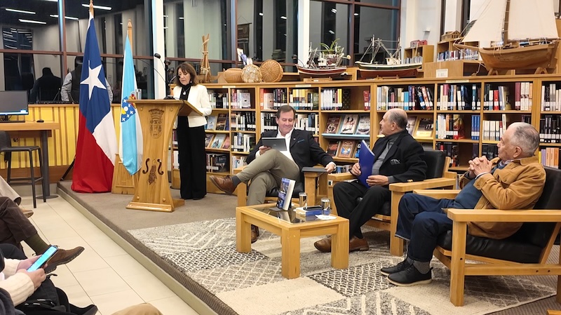 Presentan en Frutillar el libro “Chiloé y Galicia confines míticos” del escritor Edmundo Moure